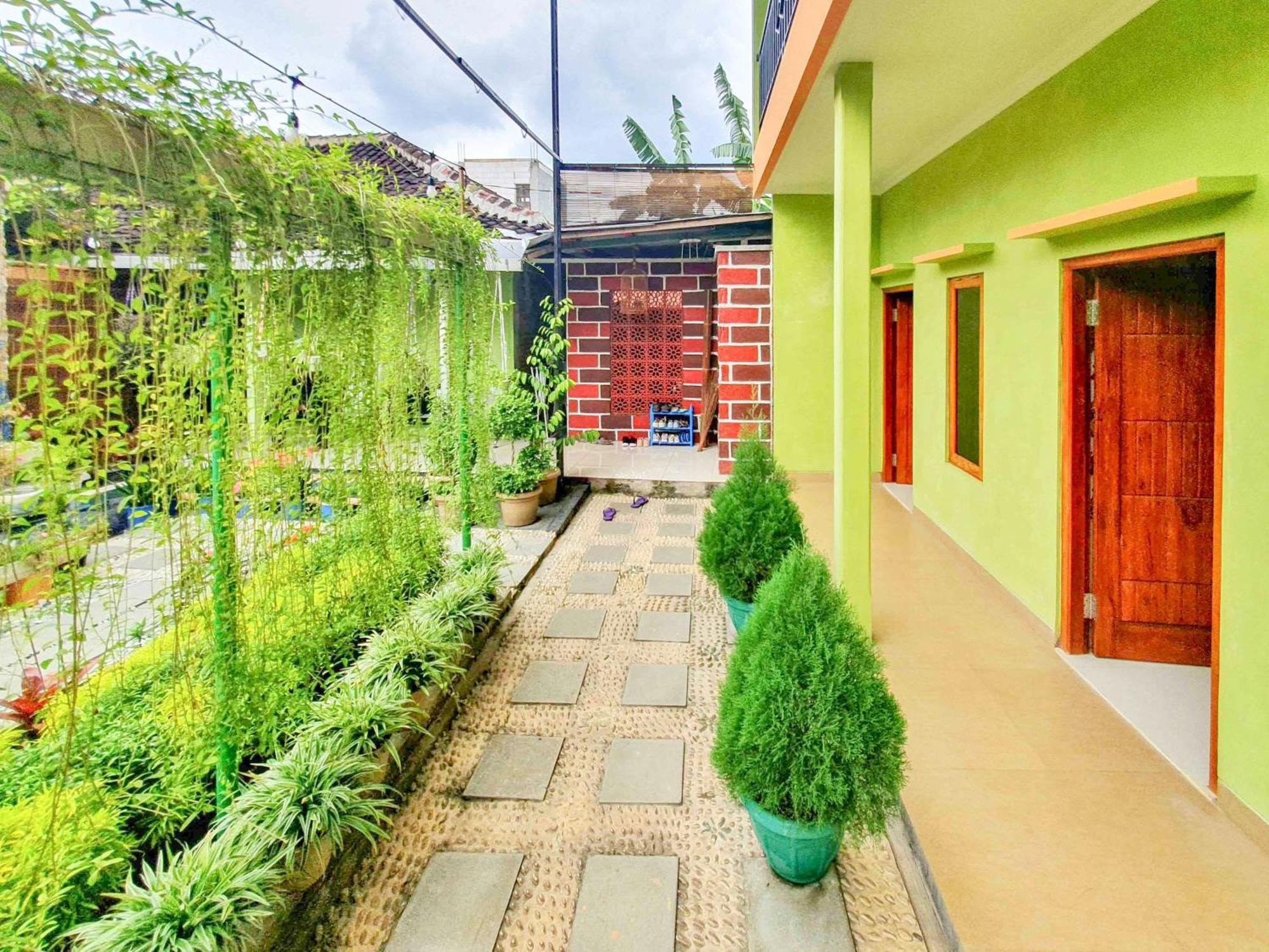 Reddoorz Syariah At Graha Adi Karya Kartasura 호텔 카르토수로 외부 사진